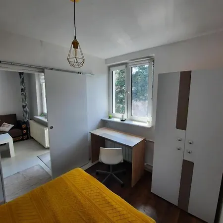 Anin Przy Instytucie Kardiologi Apartment *